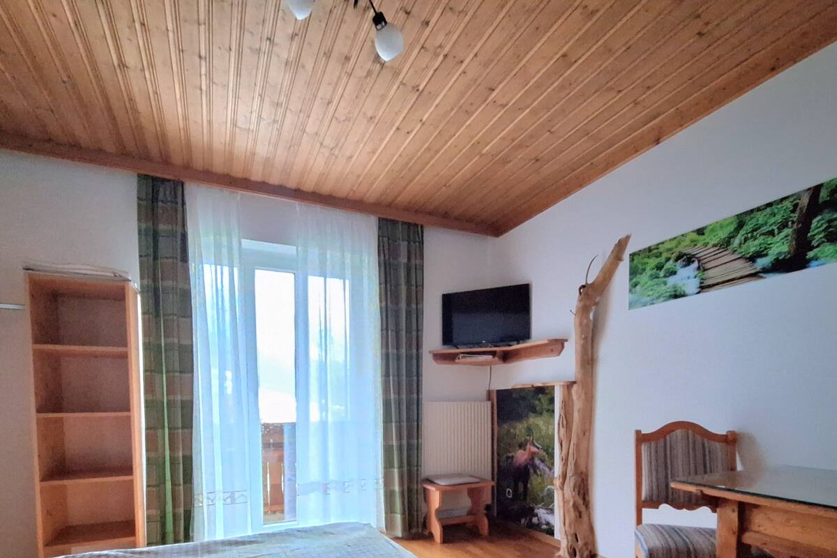 1 habitación, tabla de planchar con plancha, wifi gratis y ropa de cama 