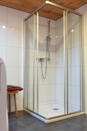 Bathroom shower - Ferienwohnung Bischof (Mellau)