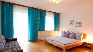 1 bedroom, travel crib, WiFi (free), bed sheets - Höllmühle (Neustift im Muehlkreis)