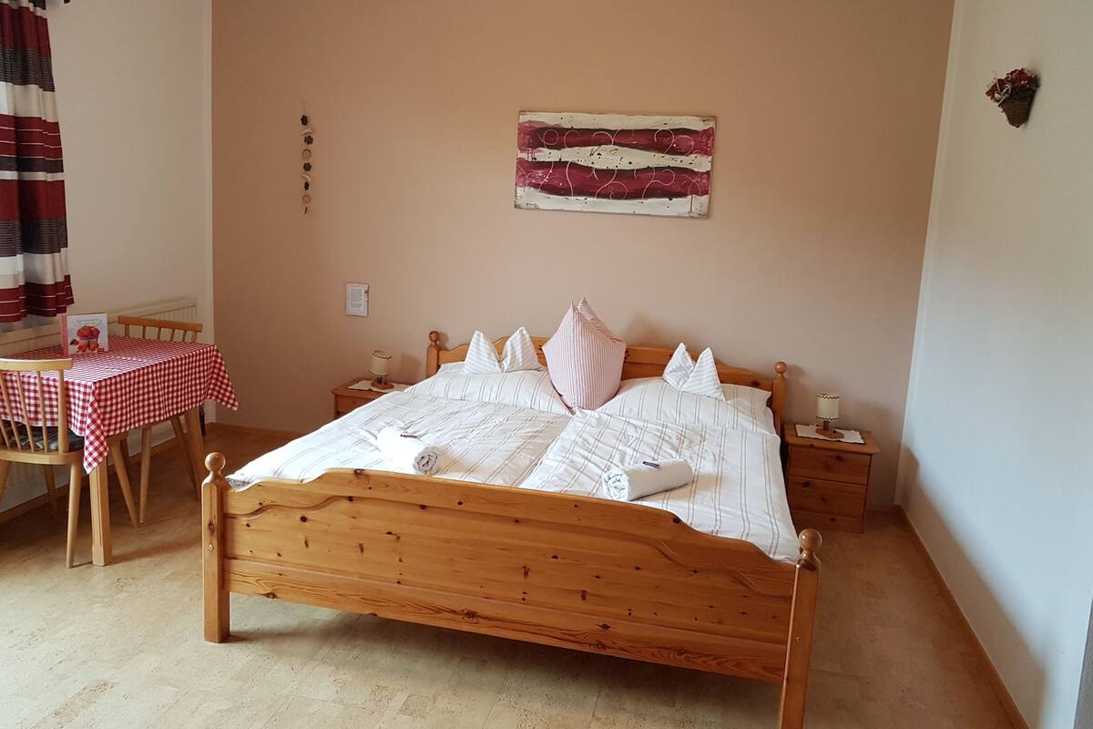 Appartement, 2 slaapkamers (Begegnungen / Encounters) | 1 slaapkamer, reisbedje, gratis wifi, beddengoed
