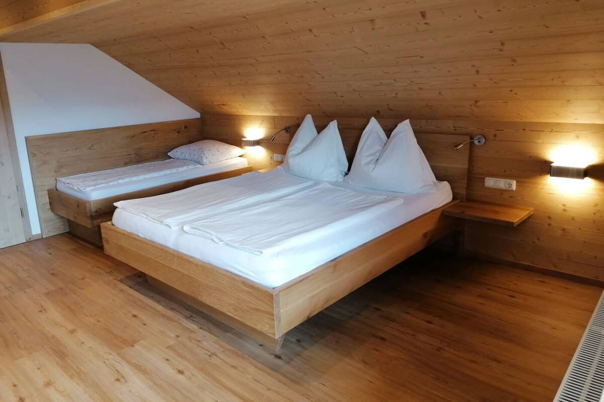 Triple Room | 1 bedroom, WiFi (free), bed sheets