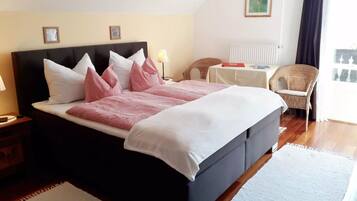 Family Room | 1 bedroom, free WiFi, bed sheets