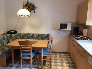 Apartment | In-room dining - Bio-Ferienbauernhof "Zirmhof" (Fendels)