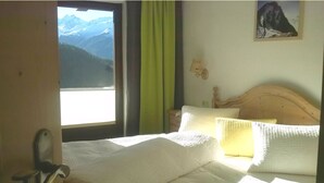 Doppelzimmer | Babybetten, kostenloses WLAN, Bettwäsche