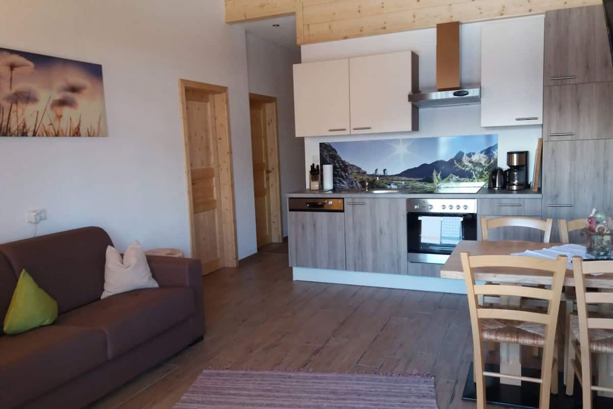 Apartment, 2 Bedrooms | Living area