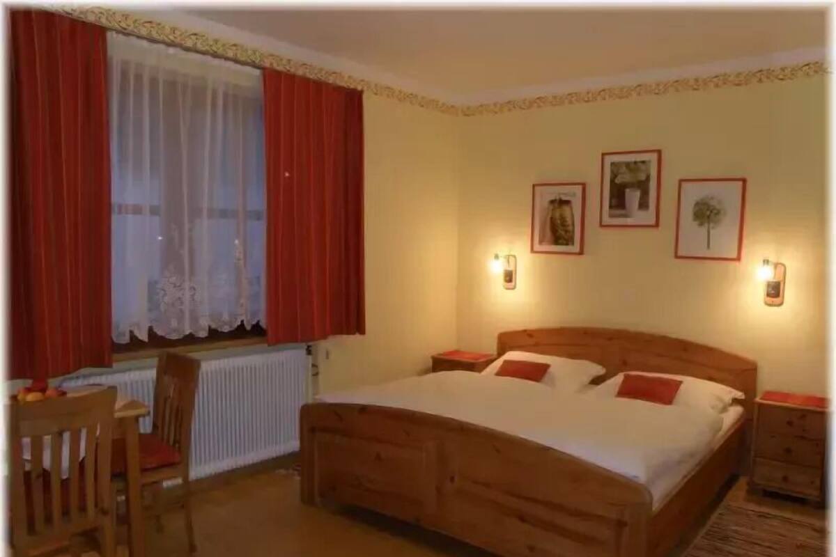 Free cots/infant beds, free WiFi, bed sheets