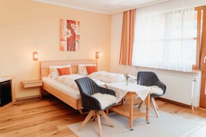 Double Room, Balcony | Free cots/infant beds, free WiFi, bed sheets - Prinzenhof (Gross Gerungs)