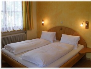 Free cribs/infant beds, free WiFi, bed sheets