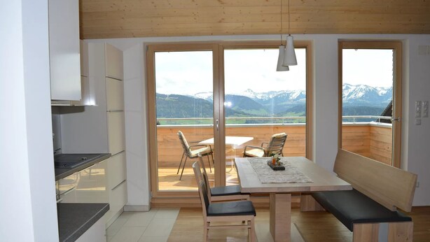 Appartement, 2 chambres, balcon | Restauration dans la chambre
