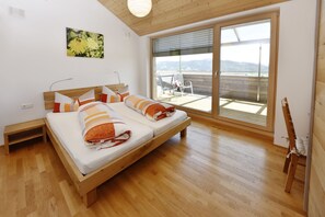 Apartment, 2 Schlafzimmer, Balkon | Individuell dekoriert, schallisolierte Zimmer, Babybetten