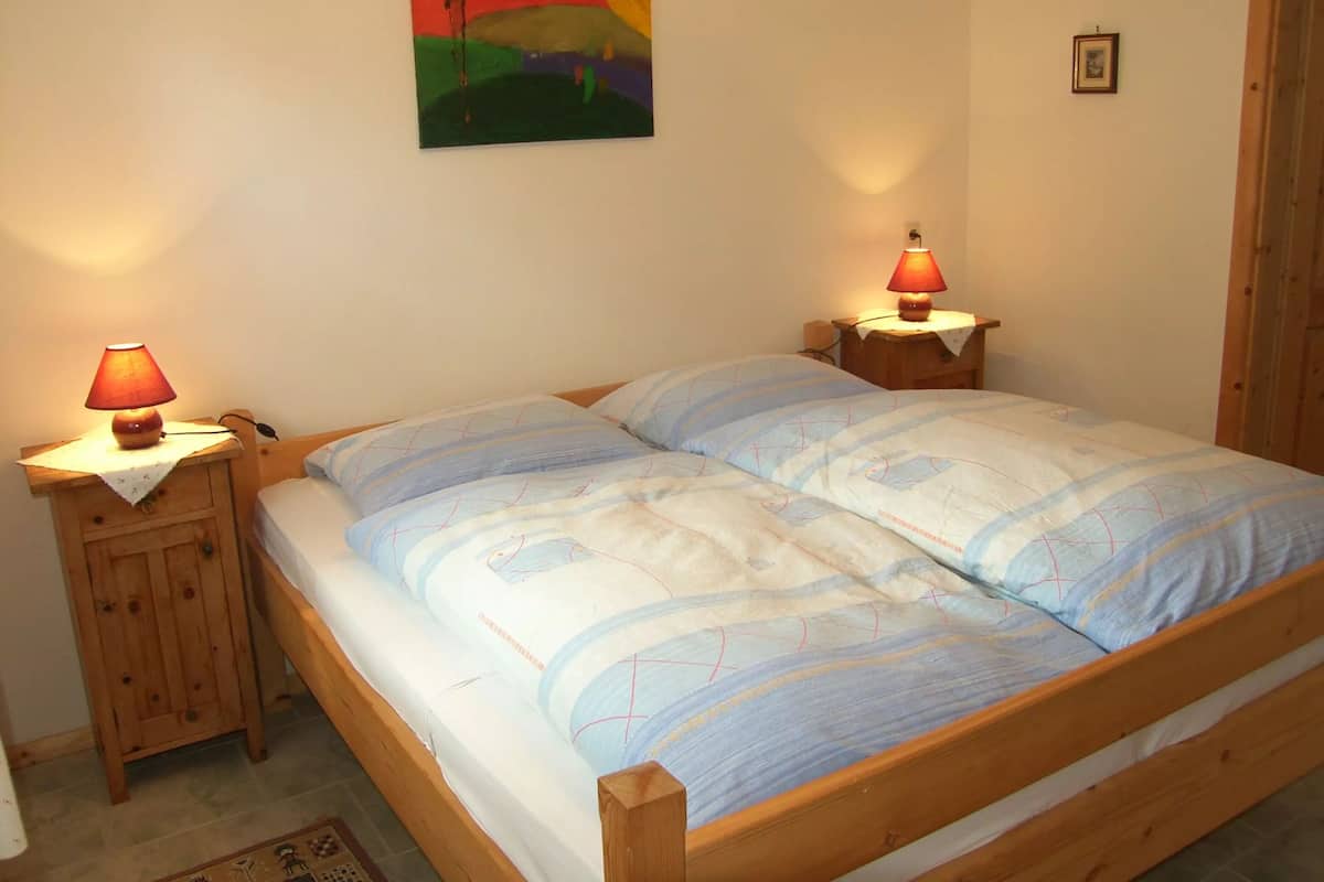 Double Room | WiFi (free), bed sheets