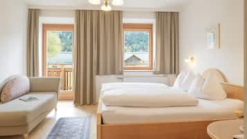 Double Room | In-room safe, soundproofing, cribs (free), WiFi (free)
