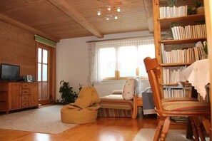 Apartment, 1 Bedroom, Balcony (Kirschbaum) | Living area | Flat-screen TV, table tennis - Bio-Bauernhof Auernig (Obervellach)