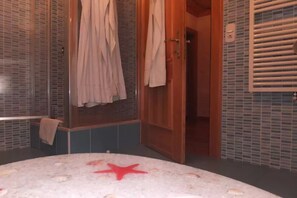 Apartment, 2 Bedrooms, Balcony (Apfelbaum) | Bathroom