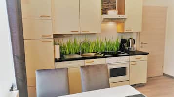 Căn hộ, 1 phòng ngủ | Bếp riêng | Tủ lạnh, lò nướng, bếp nấu, máy rửa bát