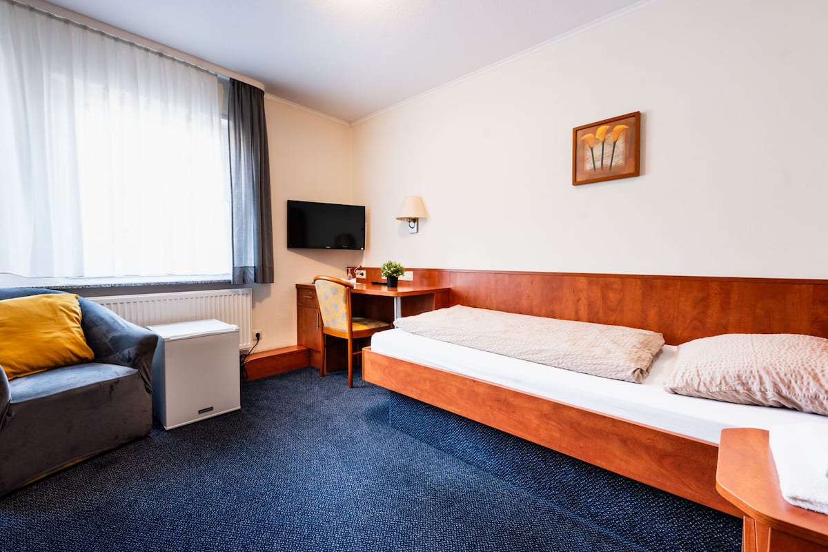 Single Room, Private Bathroom | Cots/infant beds