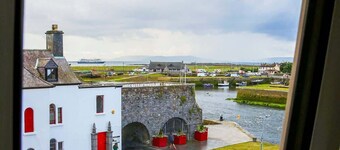 The Spanish Arch Retreat - Sleeps 4