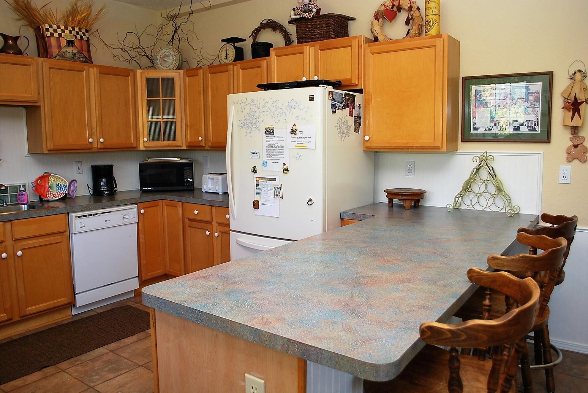 House, Multiple Beds (94 S Cottage #3) | Private kitchen | Paper towels