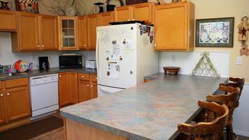 House, Multiple Beds (94 S Cottage #3) | Private kitchen | Paper towels