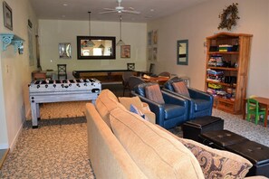 Living room - 94 S Cottage #3 (Gearhart)