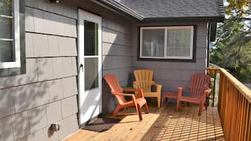 House, Multiple Beds (430 13th Ave) | Balcony