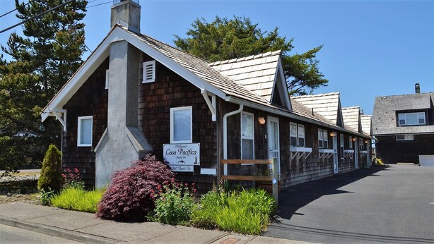 Maison, plusieurs lits (1860 Beach Dr. #2) | Extérieur