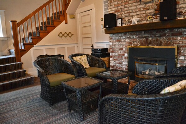 Talo, useita sänkyjä (780 Beach Dr) | Sisätilat