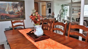 獨棟房屋, 多張床 (132 6th Ave) | 客廳 | 壁爐