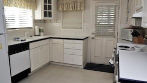 House, Multiple Beds (130 13th Ave) | Private kitchen - 130 13th Ave (Seaside)