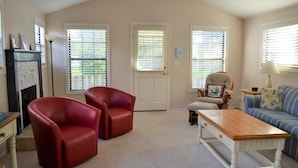 House, Multiple Beds (130 13th Ave) | Living room - 130 13th Ave (Seaside)