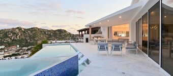 Modern and Spacious Villa Tanzanita de Law