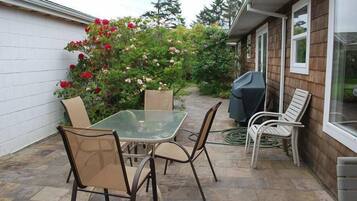 House, Multiple Beds (2360 S Downing) | Balcony