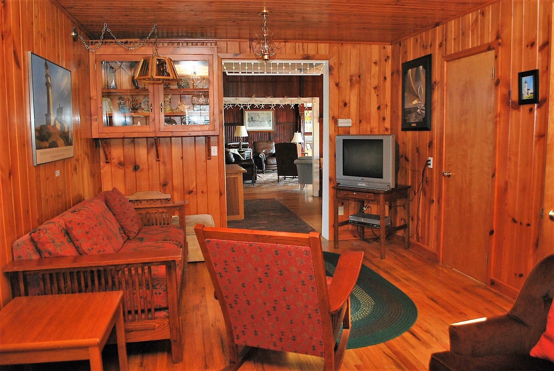 House, Multiple Beds (122 11th Ave) | Living room | Fireplace