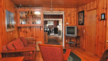 House, Multiple Beds (122 11th Ave) | Living room | Fireplace
