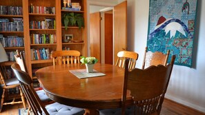 Private kitchen - 2117 Beach Dr (Seaside)