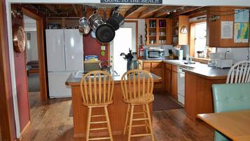 House, Berbilang Katil (230 15th Ave) | Dapur peribadi | Rempah, tisu