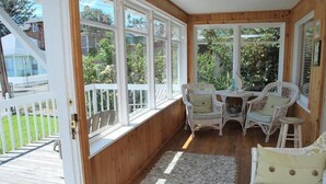 Unclassified image, 2 of 26, button - 310 9th Ave (Seaside)