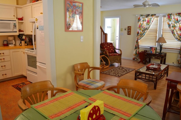 House, Multiple Beds (326 2nd Ave) | Private kitchen