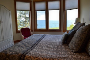 Apartment, Multiple Beds (3900 Sunset Blvd) | 2 bedrooms, free WiFi - 3900 Sunset Blvd (Seaside)