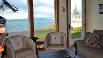 Apartamento, varias camas (3900 Sunset Blvd) | Sala de estar | Una chimenea