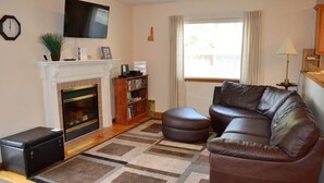 Townhome, Multiple Beds (662 Necanicum) | Living room - 662 Necanicum (Seaside)
