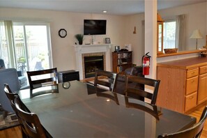 聯排別墅, 多張床 (662 Necanicum) | 私人廚房 | 香料、紙手巾