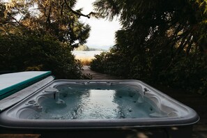 Baignoire à remous extérieure