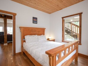 3 bedrooms, free WiFi, bed sheets