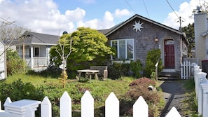 House, Multiple Beds (461 11th Avenue) | Exterior