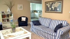House, Multiple Beds (461 11th Avenue) | Living room