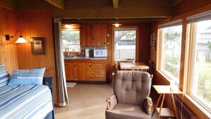 Maison, Plusieurs lits (277 7th) | 3 chambres, accès au Wi-Fi (inclus)