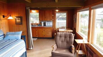 House, Multiple Beds (277 7th) | 3 bedrooms, free WiFi