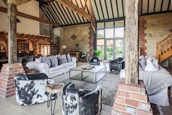 Interior - Stunning 6 bedroom converted barn nestled in Souths Downs; 5,000+ sq ft; 9 acres (Storrington)