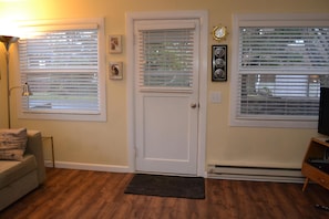 House, 2 Queen Beds (120 13th Ave)